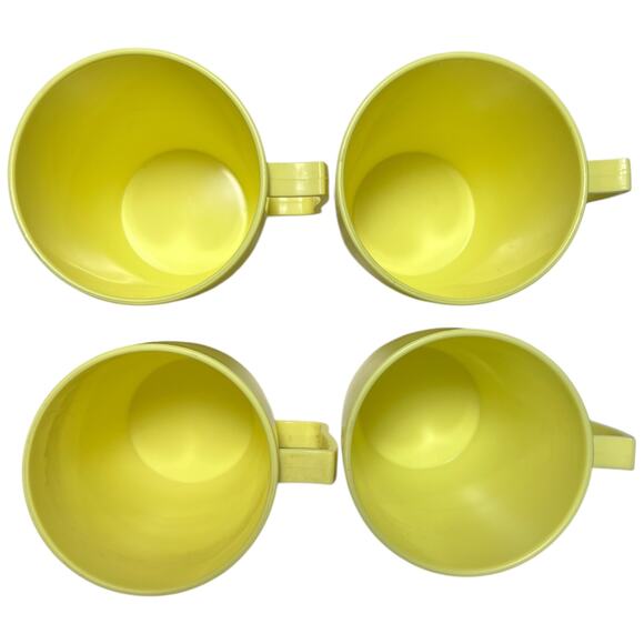 Vintage Hawkeye Yellow Divided Plates Mugs Picnic Set Burlington - Picture 2 of 16